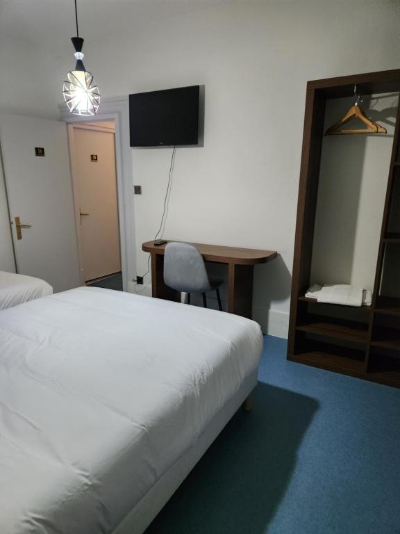 Hôtel Chateaubriand - Resim 13