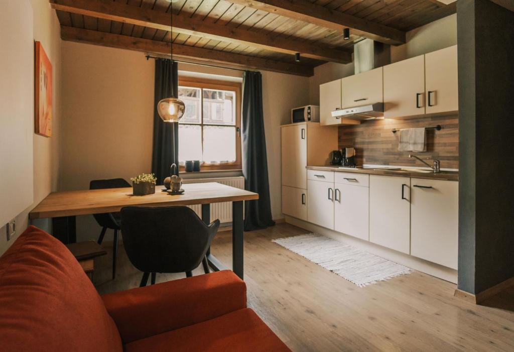 Kuchyň nebo kuchyňský kout v ubytování Apartments Moarhof