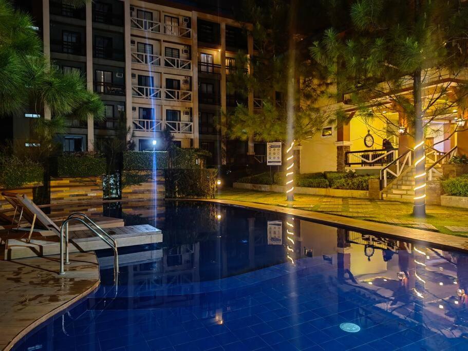 Bazén v ubytování RcplacePH T3-339 - Pine Suites Tagaytay nebo v jeho okolí