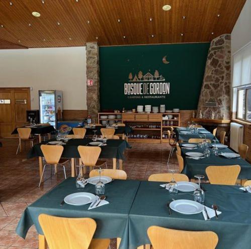 Restaurace v ubytování Camping BOSQUE DE G0RD0N