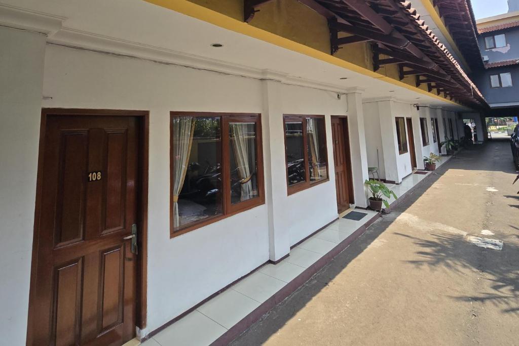 Tòa nhà nơi khách sạn tọa lạc