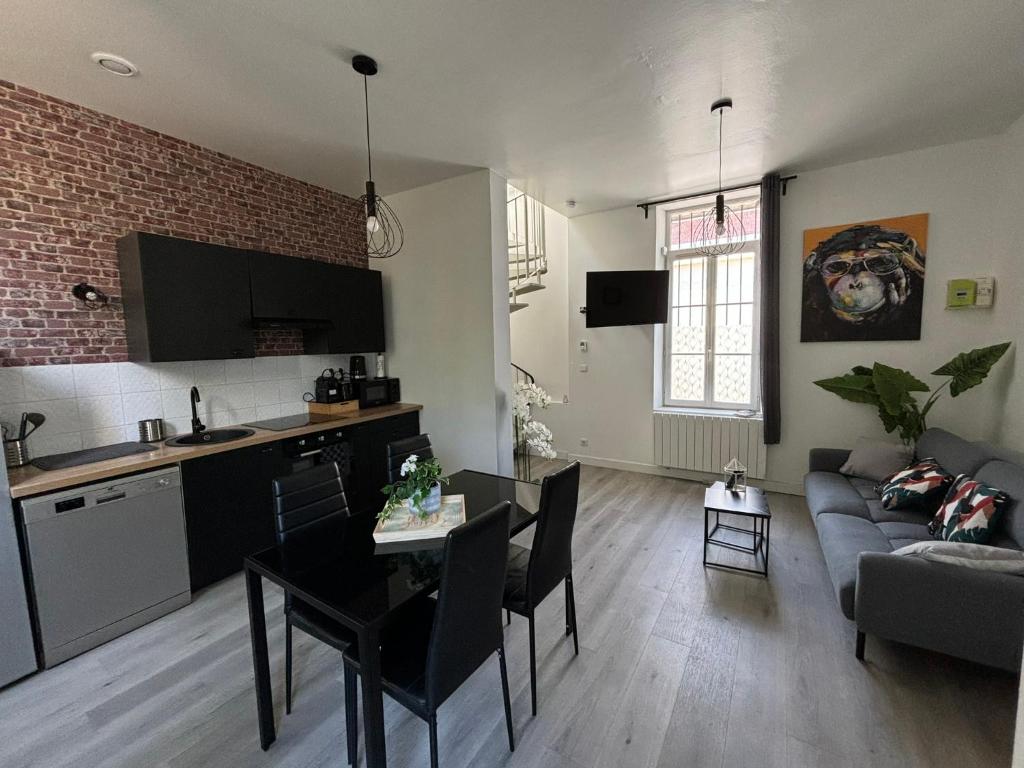 Η κουζίνα ή μικρή κουζίνα στο Le Duplex