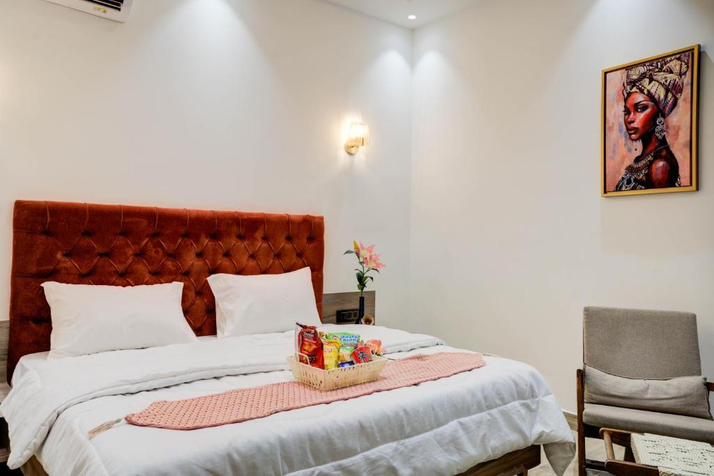 Postel nebo postele na pokoji v ubytování Amaltaash by Sandane Homes