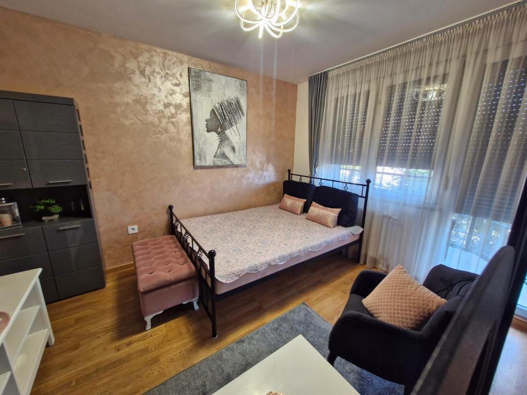 Relax studio apartman Novi Sad, Telep - One-Bedroom Apartment
