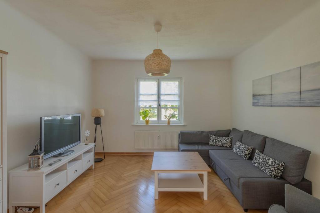 TV a/nebo společenská místnost v ubytování Ferienwohnung Forker