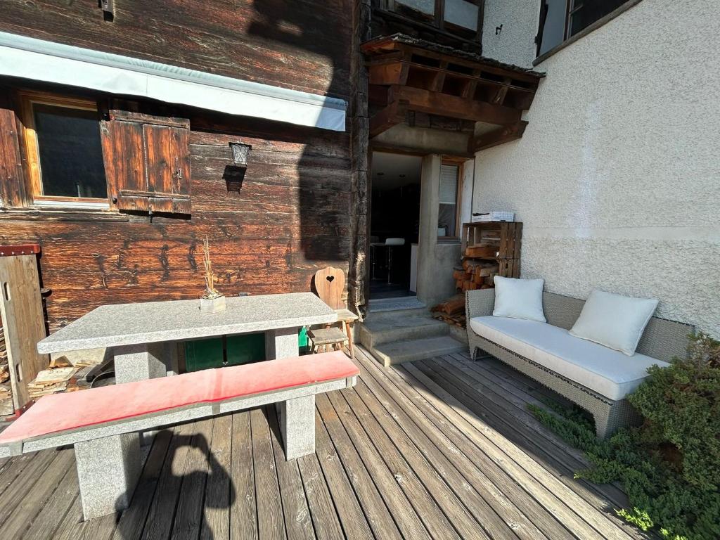 Balkón nebo terasa v ubytování Cosy chalet - Renovated and charming