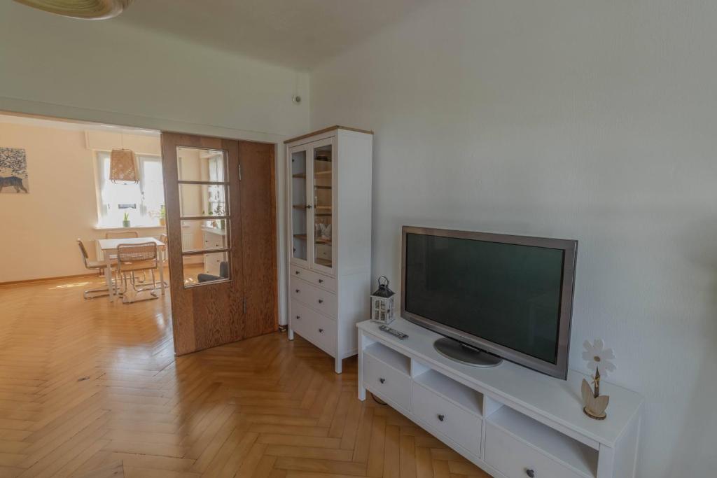 TV a/nebo společenská místnost v ubytování Ferienwohnung Forker