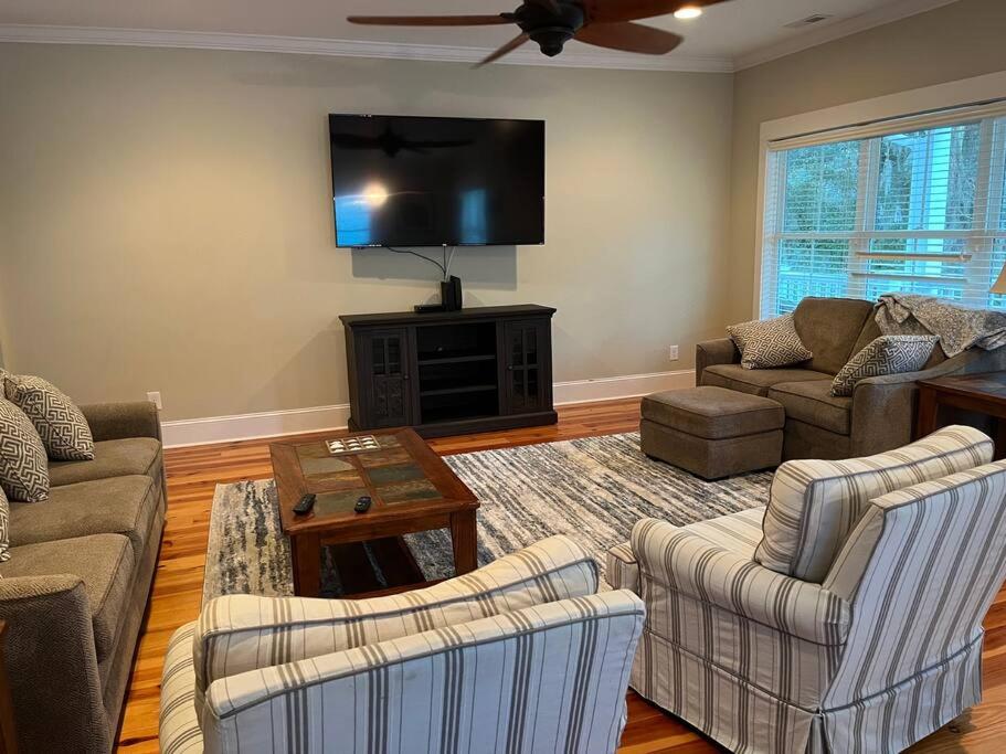 Imagen de la galería de 5 Star Home Away from Home Beach & Golf, en Pawleys Island