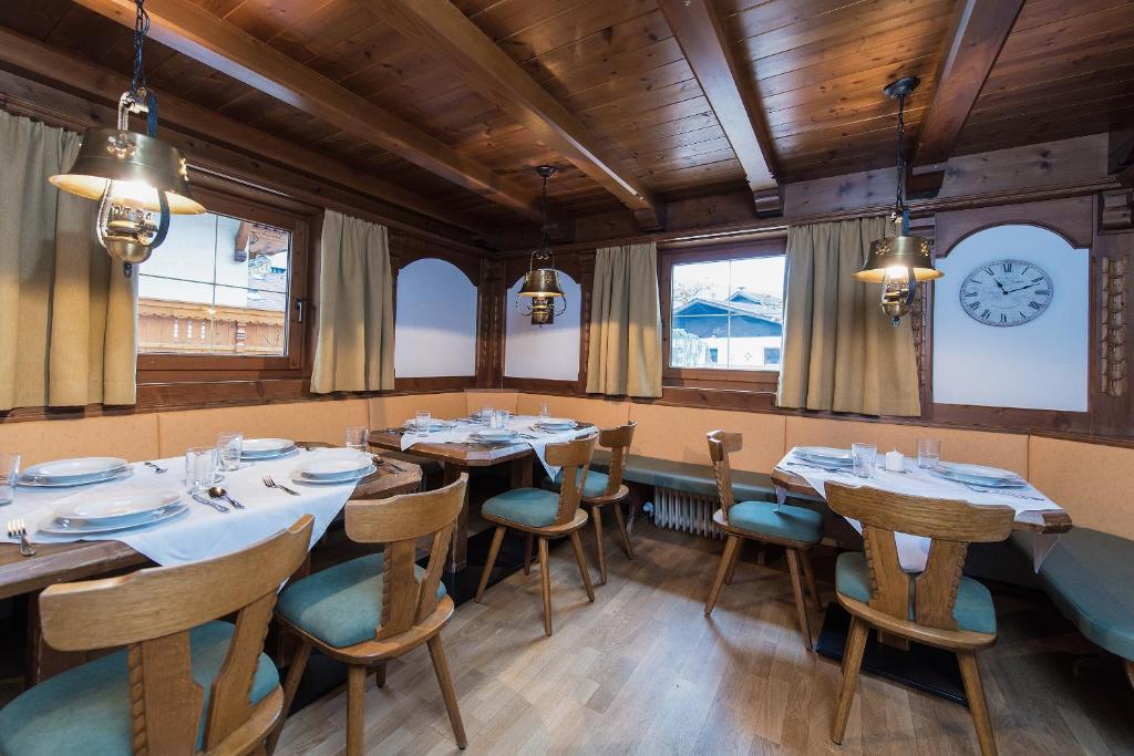 Reštaurácia alebo iné gastronomické zariadenie v ubytovaní Appartement Landhaus KERSCHDORFER