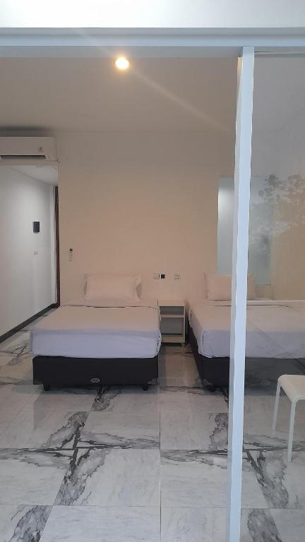 Beach Hotel Wirton Batukaras - Deluxe Twin Room