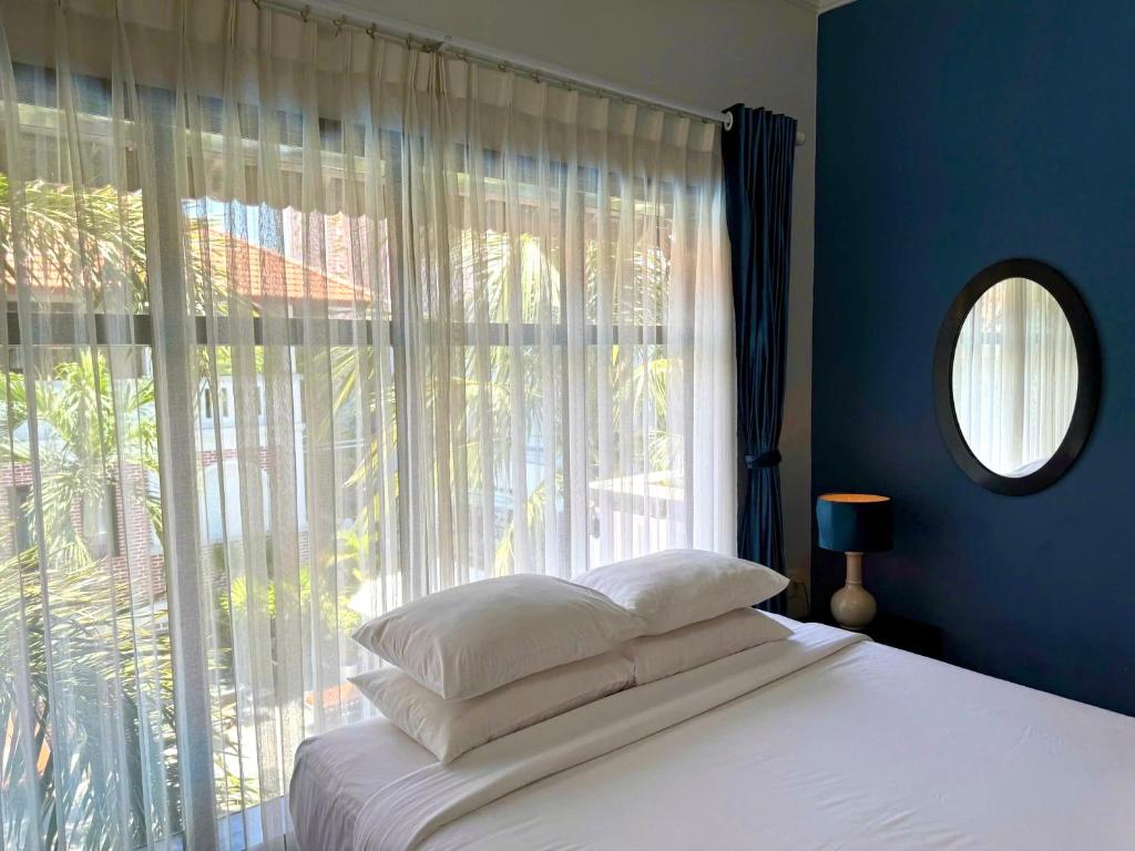 Suite Nhìn ra Hồ bơi