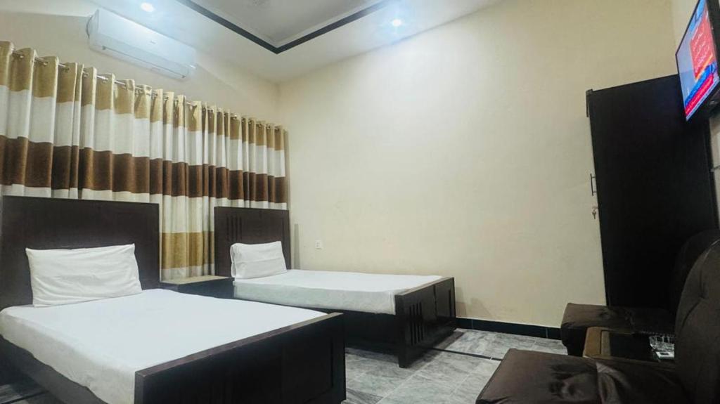 New Palace Guest House - Standard Twin Room