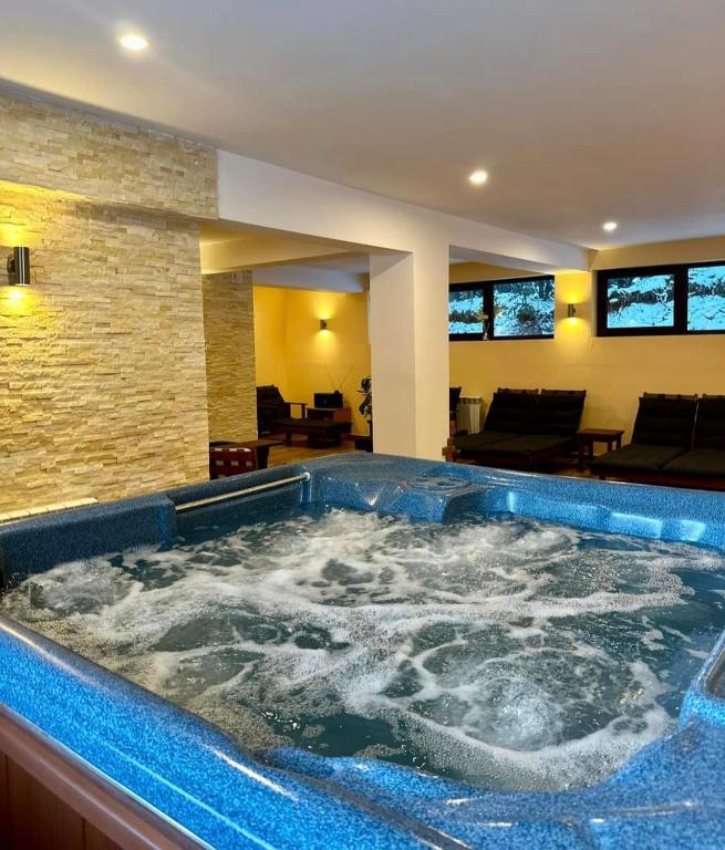 Bazén v ubytování Saphir apartment , Rhodopi Pearl Pamporovo nebo v jeho okolí