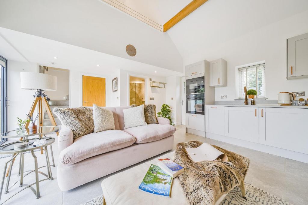 Brand New Listing - The Honey Pot in Stanton - Casa De Una Habitación