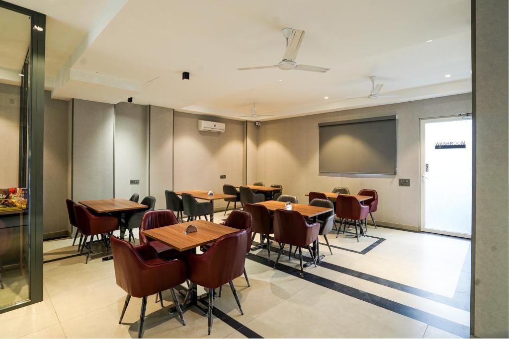 Posezení v ubytování YStay Hotel