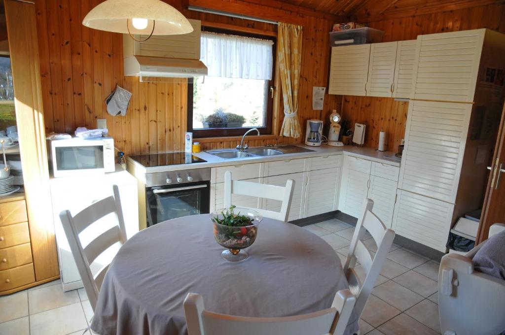 Kuchyň nebo kuchyňský kout v ubytování Mare aux Saules