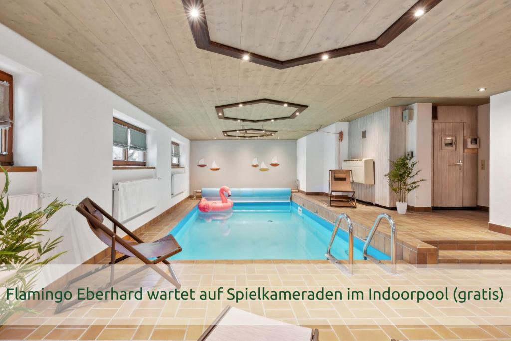 Bazén v ubytování Luxus-Villa mit Indoorpool, Sauna & offenem Kamin nebo v jeho okolí