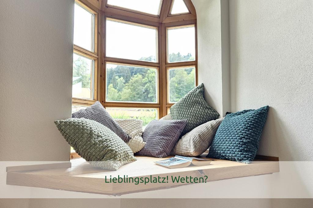 Posezení v ubytování Luxus-Villa mit Indoorpool, Sauna & offenem Kamin
