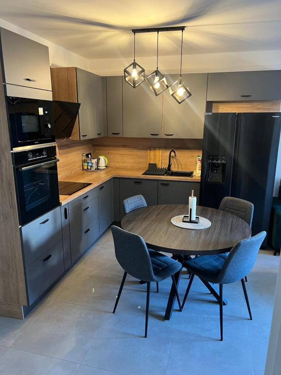 Kuchyňa alebo kuchynka v ubytovaní Giuseppe DESIGN - Apartment