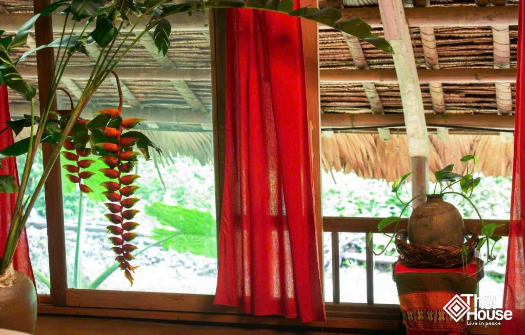 Thai House Pu Luong - Tweepersoonskamer Met Uitzicht Op De Tuin
