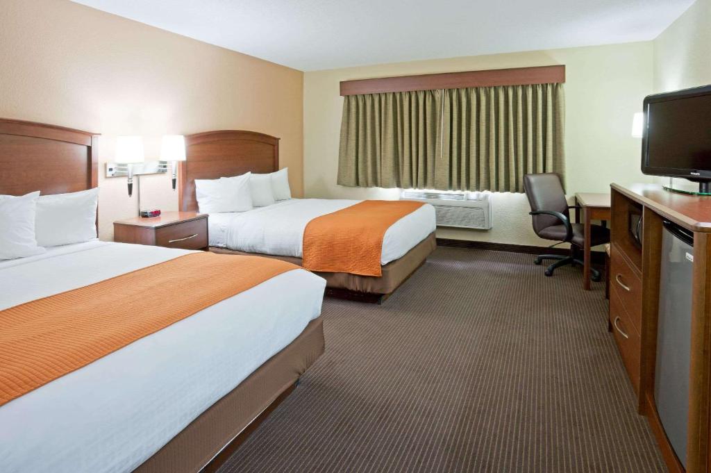 AmericInn by Wyndham Fargo West Acres photo