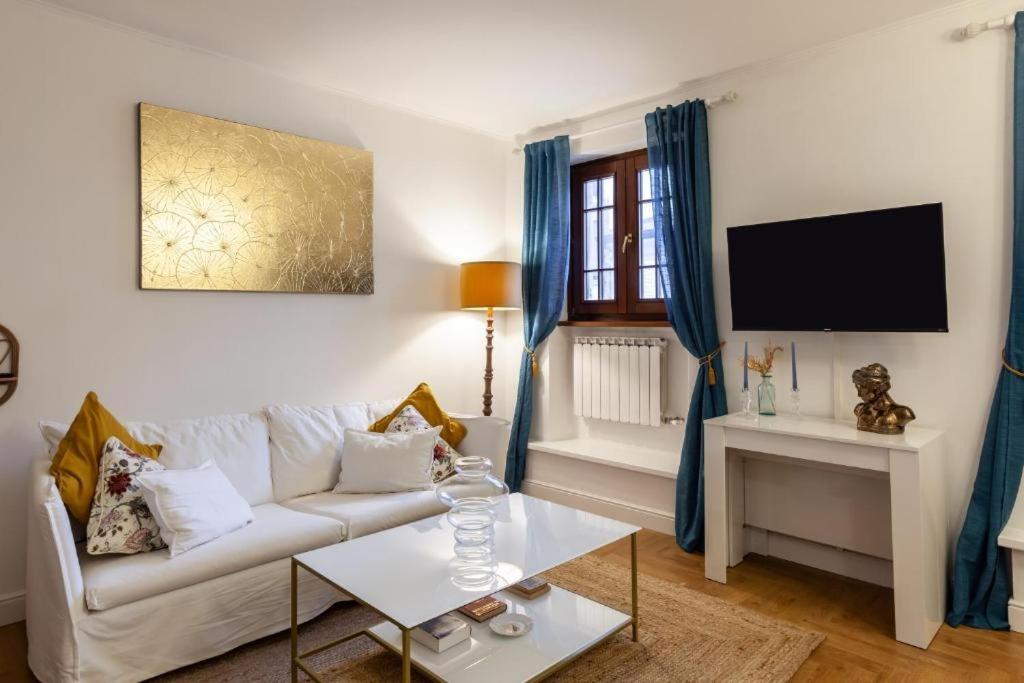 Μια τηλεόραση ή/και κέντρο ψυχαγωγίας στο La terrazza su Viareggio