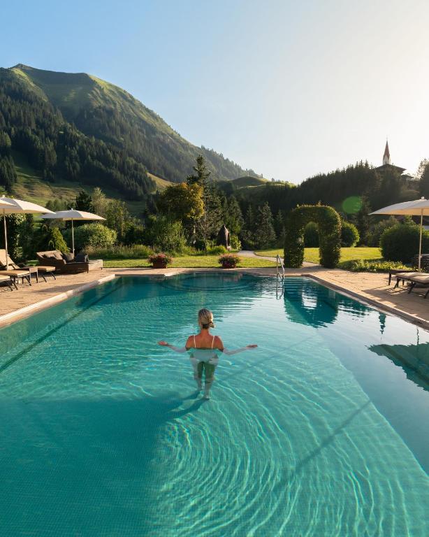 Bazén v ubytování Hotel Singer – Relais & Châteaux nebo v jeho okolí