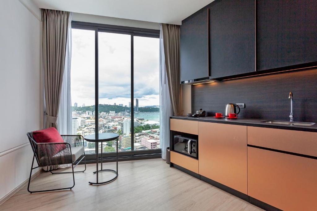 Edge Central Pattaya Sea view High Floor 23,26 - Resim 24