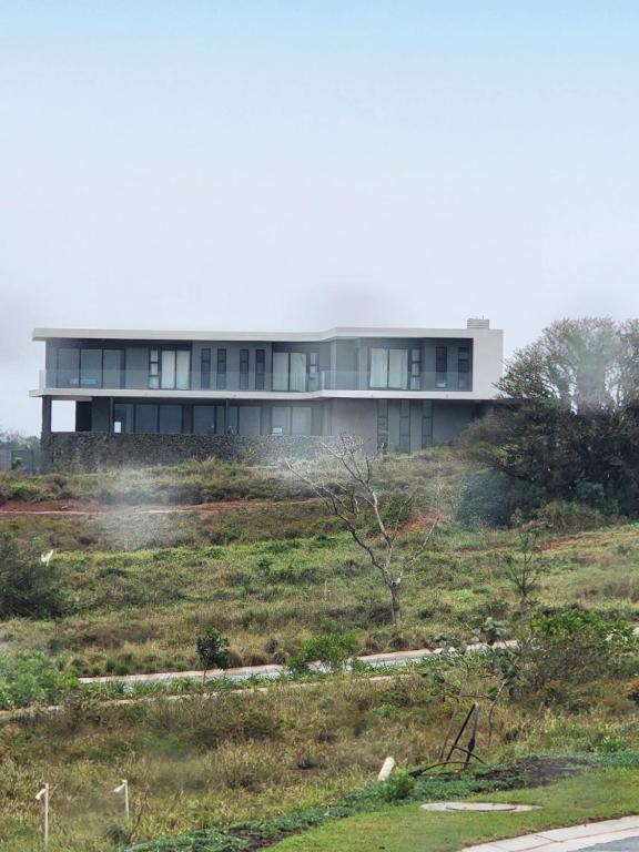 Το κτήριο όπου στεγάζεται  η παραθεριστική κατοικία