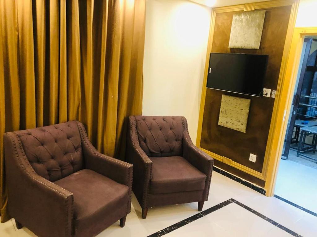 Blue Moon Residency - Deluxe Family Suite