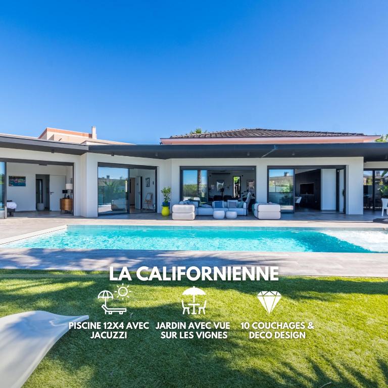 une villa avec piscine et une maison dans l'établissement La Californienne - Villa contemporaine design, à Sauvian
