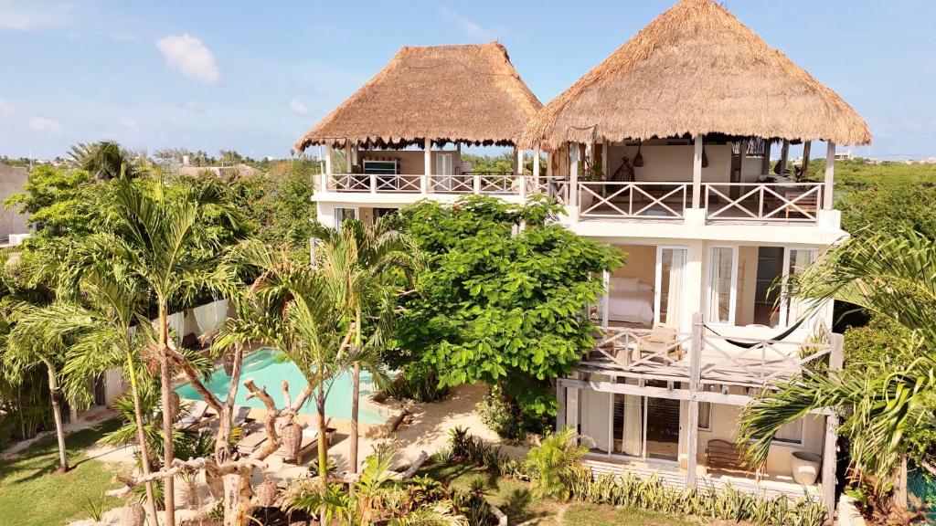 Bazén v ubytování Casa Coco by Coco B Isla nebo v jeho okolí