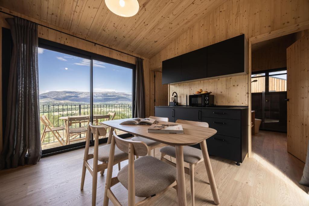 Kuchyň nebo kuchyňský kout v ubytování Basecamps Cerdanya