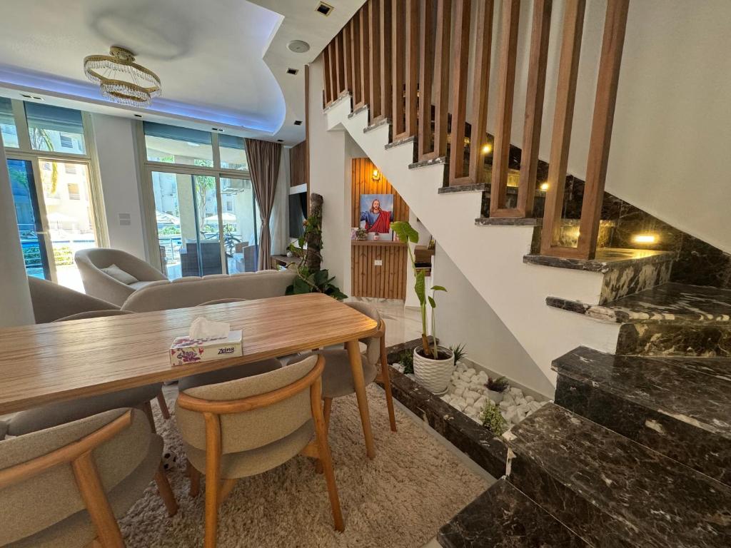 Posezení v ubytování Luxury Smart Home- Villa Duplex