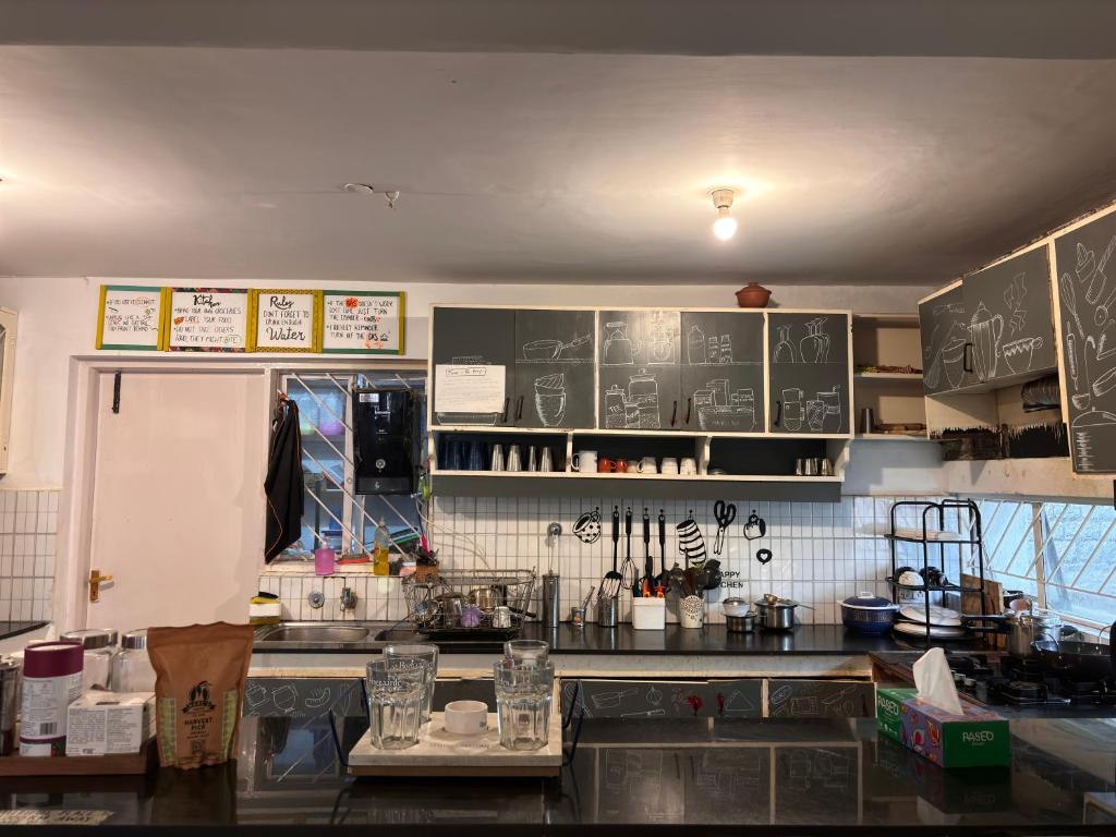 Köök või kööginurk majutusasutuses BYOC Hostels - Indiranagar