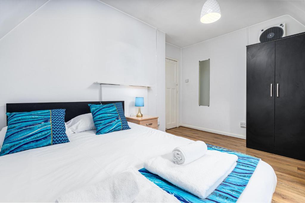 Aldgate Flats - One-Bedroom Suite