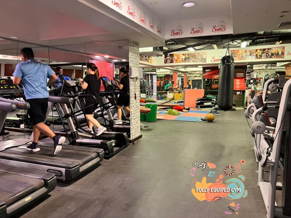 Fitness centrum a/nebo fitness zařízení v ubytování Nomad Partition Room in Barsha Heights 3 mins to ICM Metro