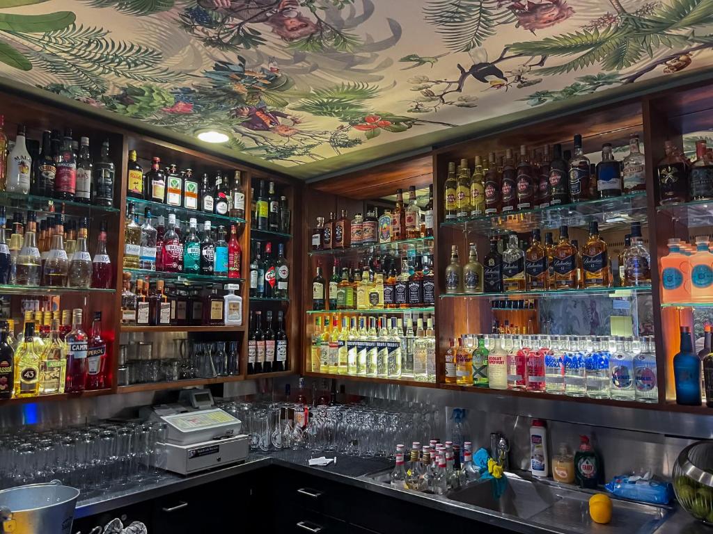 A área de bar ou lounge em stattHotel
