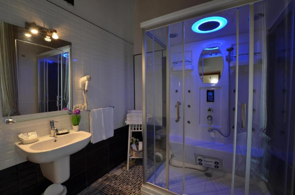 A bathroom at Il Fascino Di Roma