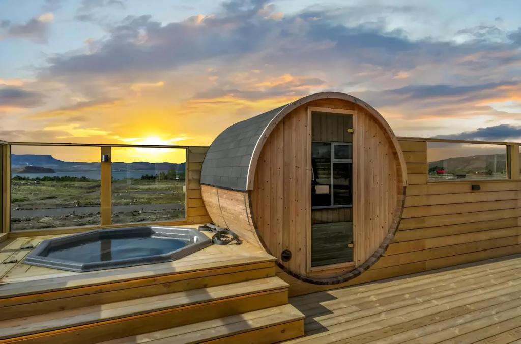 View of Cozy Cabin with Hot Tub & Sauna - Ultimate Retreat, Veiðilundur ...