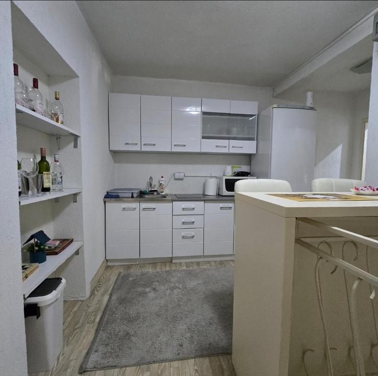 Apartment Center 23 - 1