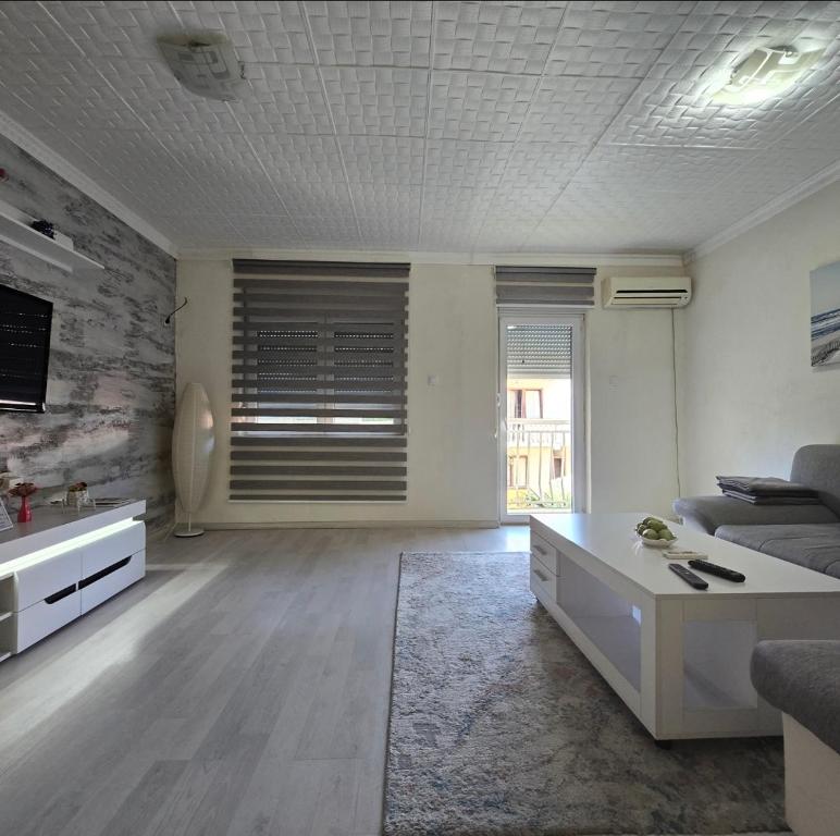 Apartment Center 23 - 7