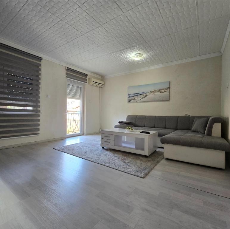 Apartment Center 23 - 6