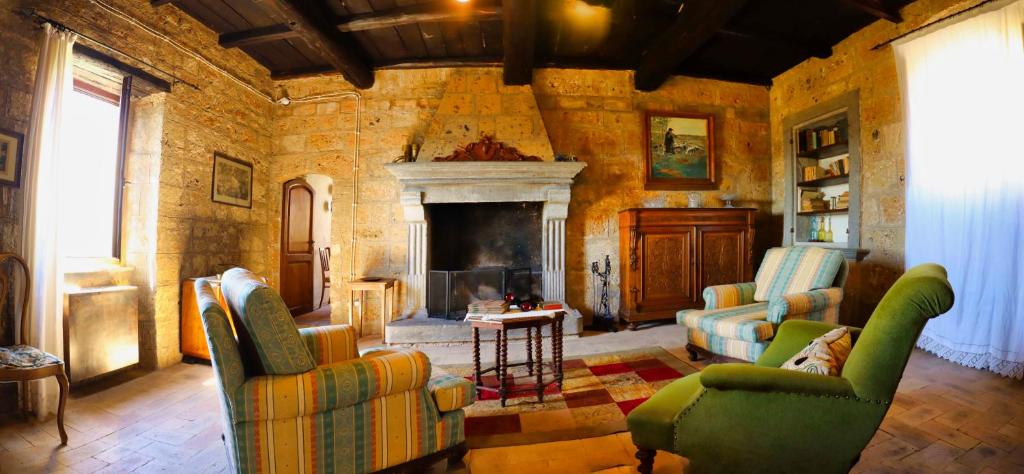 A seating area at La Rocca - Palazzo Pallotti