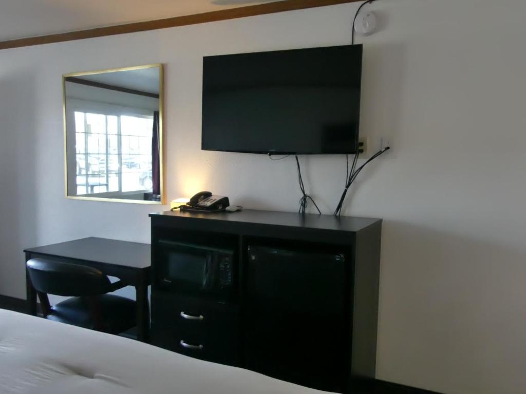 TV a/nebo společenská místnost v ubytování Big Chief Motel