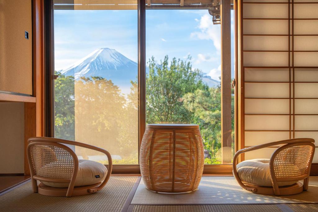 ヴィラから撮影された、または一般的な山の景色