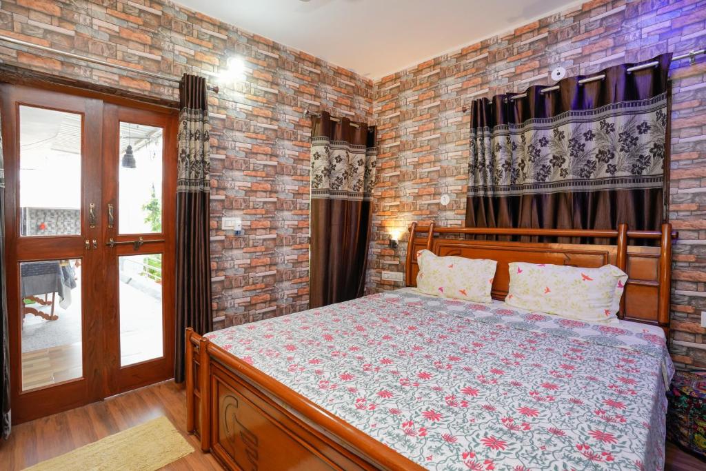 Postel nebo postele na pokoji v ubytování Pushkar Cooking Art and Home Stay