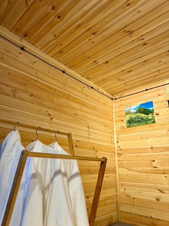 Postel nebo postele na pokoji v ubytování Khedi