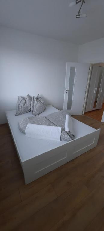 Postel nebo postele na pokoji v ubytování plne vybavený 3 izbový apartmán