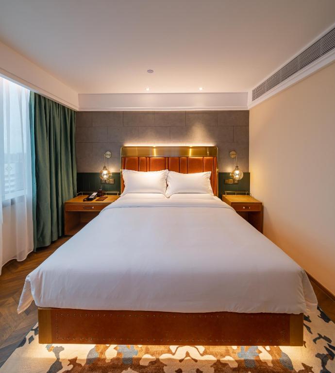 ELITE Hotel Taikoo Hui Plaza Gangding Metro Station Branch - Free Shuttle Bus to Canton Fair Complex During Canton Fair Period - Pinzhi Queen Room
